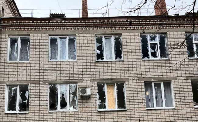 Здание больницы в Алешках.